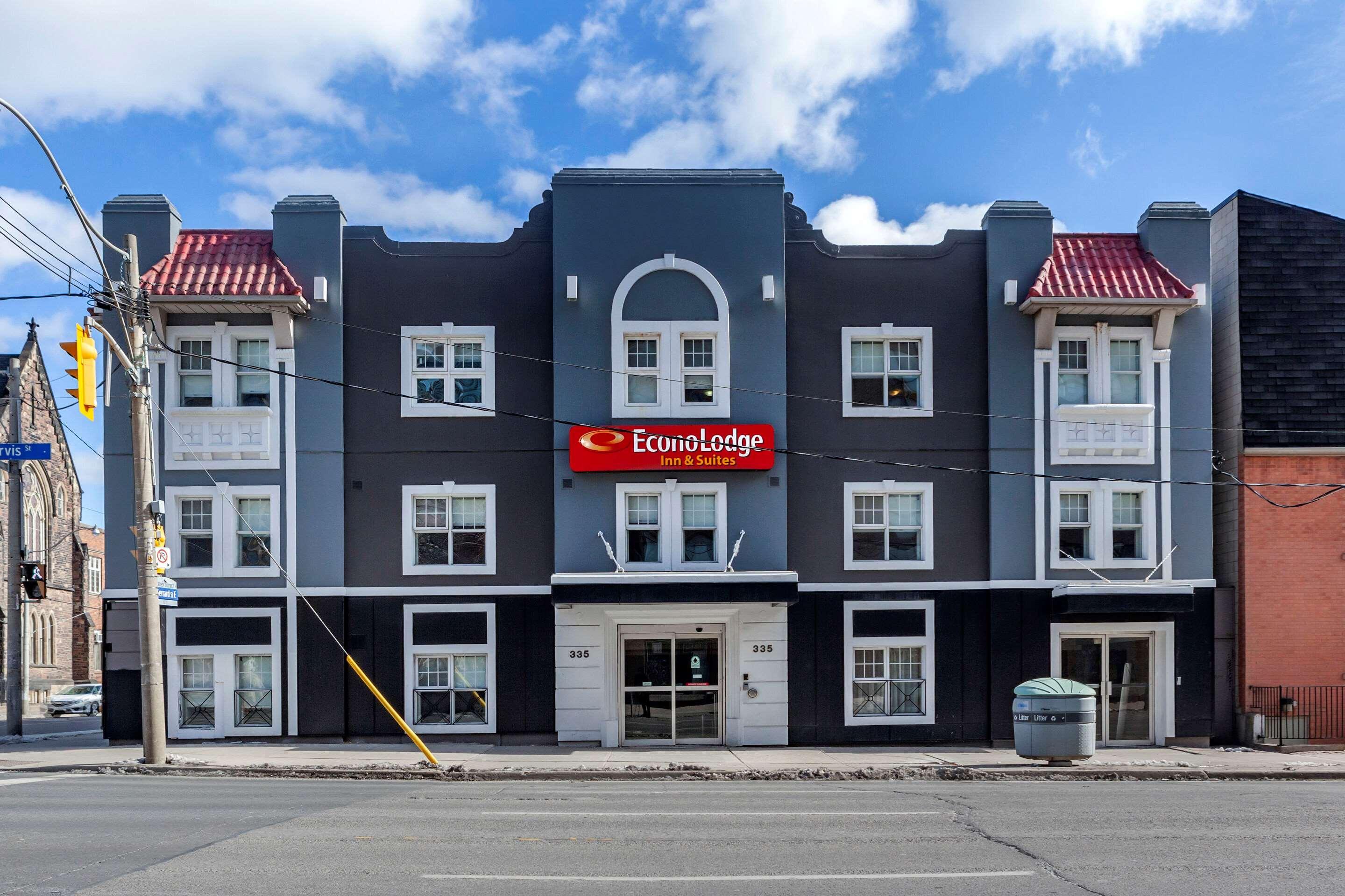 Econo Lodge Inn & Suites Downtown Toronto Exterior photo